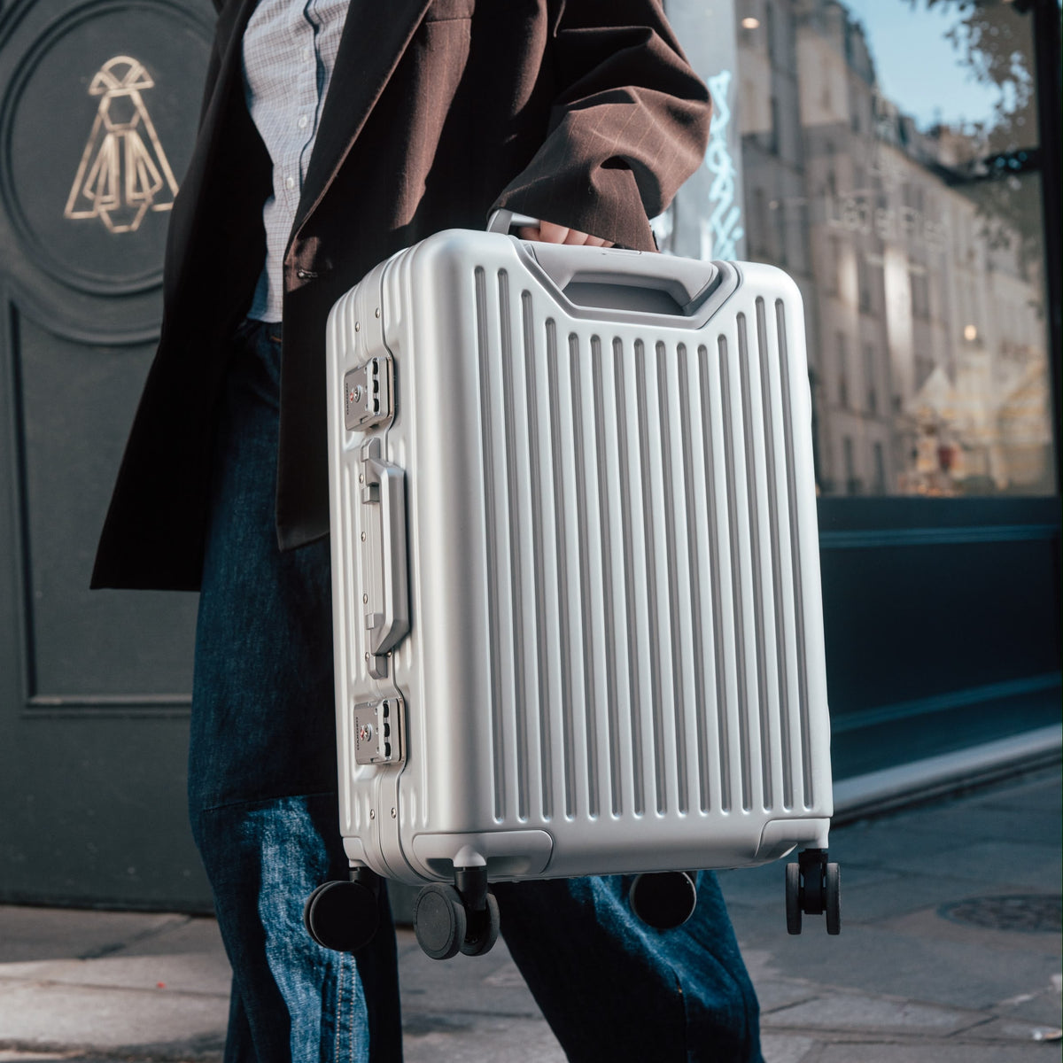DAKOZO Bold Series - Cabin Suitcase - Hybrid - Silver